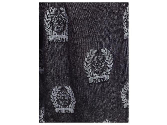 Versace Pantaloni in denim nero con logo Medusa multi-lettering - vista 3