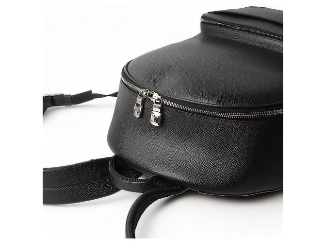 Louis Vuitton Taiga Alex Nero - vista 4