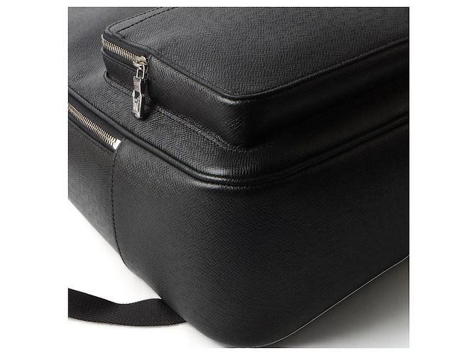 Louis Vuitton Taiga Alex Nero - vista 5
