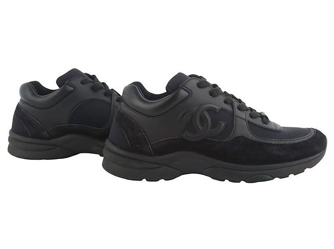 Chanel Sneakers Cruise in pelle nera e scamosciata con logo CC Nero - vista 4