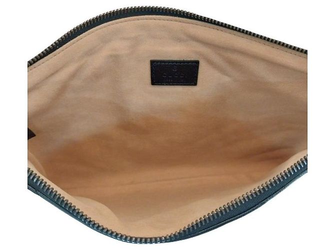 Gucci Clutch Black GG Marmont in pelle matelassé lucida Nero - vista 3