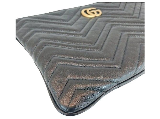 Gucci Clutch Black GG Marmont in pelle matelassé lucida Nero - vista 4