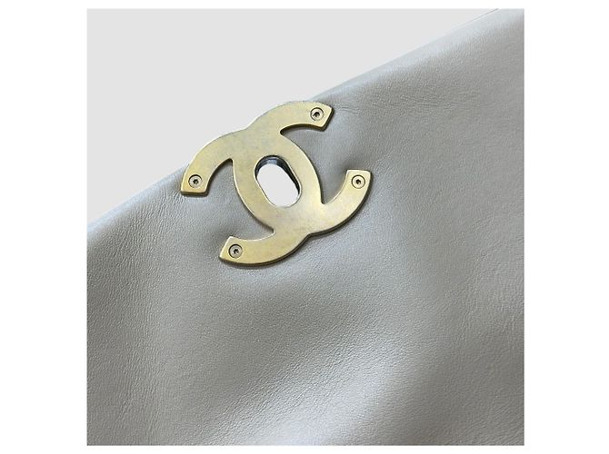 Chanel 19 Chanel Bolsa com aba Medium Beige Marrom - vista 10