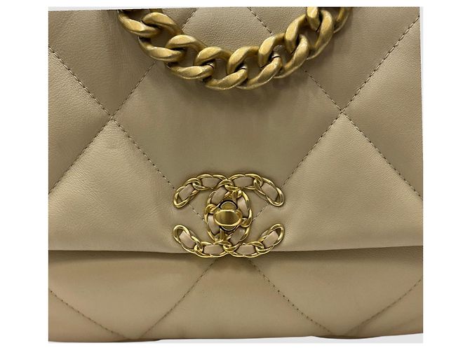 Chanel 19 Chanel Bolsa com aba Medium Beige Marrom - vista 9