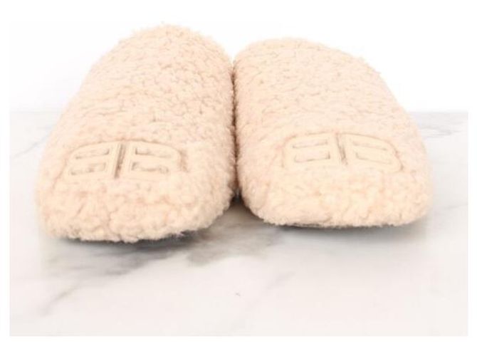 Balenciaga Mule e pantofole accoglienti in shearling Beige Marrone - vista 5