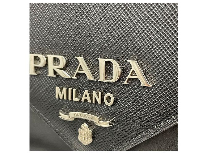 Prada Borsa a tracolla a bustina in Saffiano nero - vista 3