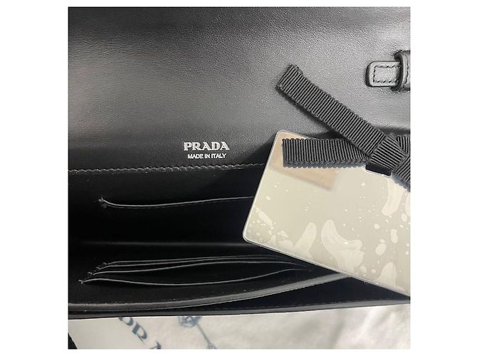 Prada Borsa a tracolla a bustina in Saffiano nero - vista 7