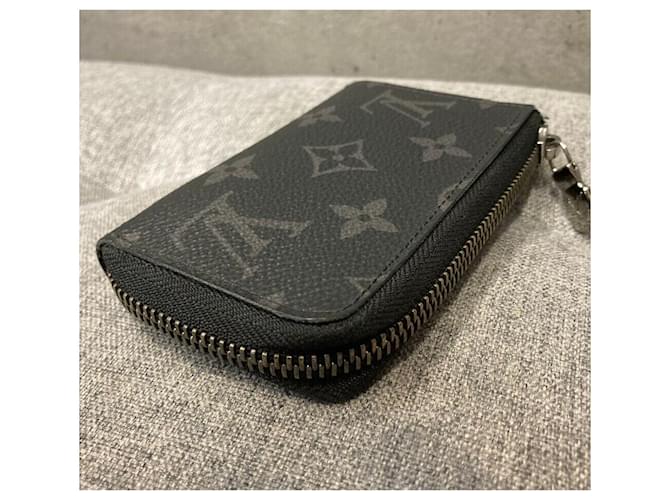 Louis Vuitton Llavero Monogram Eclipse Multicolor - vista 3