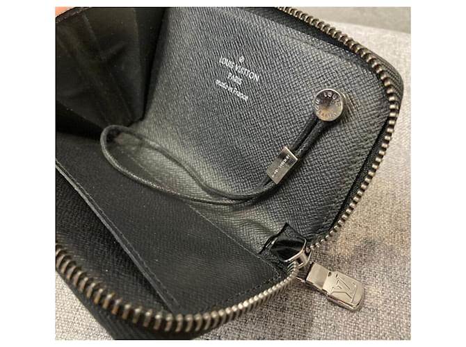 Louis Vuitton Llavero Monogram Eclipse Multicolor - vista 6