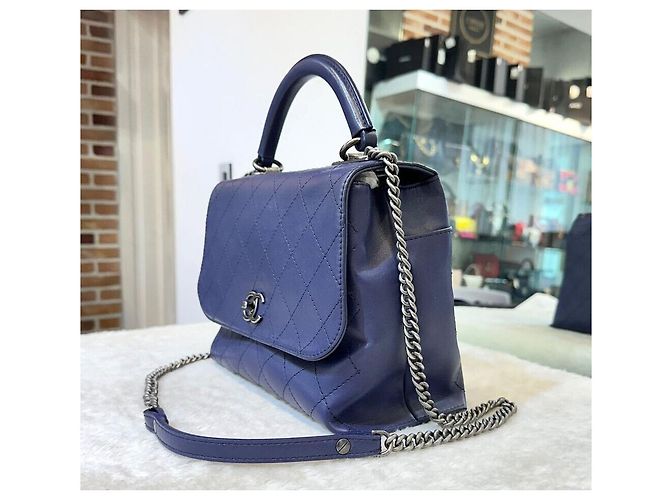 Chanel Bolsa Coco Flap em couro clássico Coleção Navy Azul - vista 4