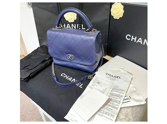 Chanel Bolsa Coco Flap em couro clássico Coleção Navy Azul - vista 8