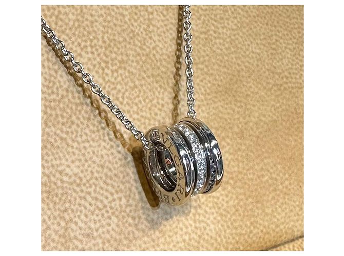 Bulgari Collana in oro bianco e diamanti pavé - vista 2