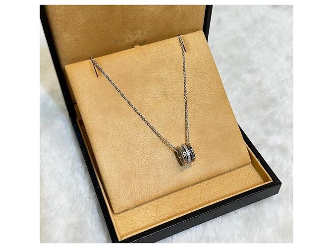 Bulgari Collana in oro bianco e diamanti pavé - vista 7