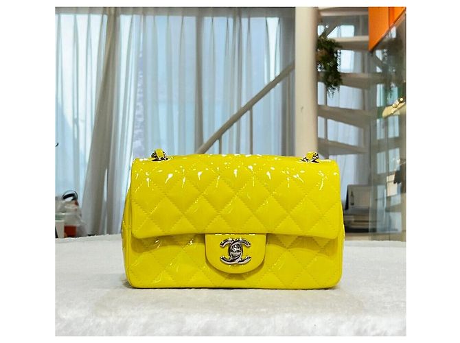 Chanel Serie di borse a tracolla Classic New Mini Yellow Silver brevettata Giallo - vista 2