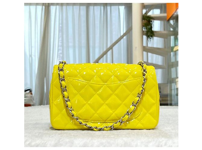 Chanel Serie di borse a tracolla Classic New Mini Yellow Silver brevettata Giallo - vista 3