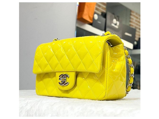Chanel Serie di borse a tracolla Classic New Mini Yellow Silver brevettata Giallo - vista 4