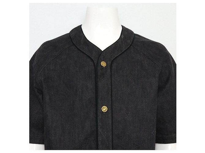 Louis Vuitton Denim-Hemdenjacke für Herren mit schwarzem Prägemuster-Monogramm - Ansicht 2