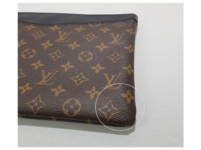 Louis Vuitton Clutch Monogram Daily Pouch Multicolore - vista 8