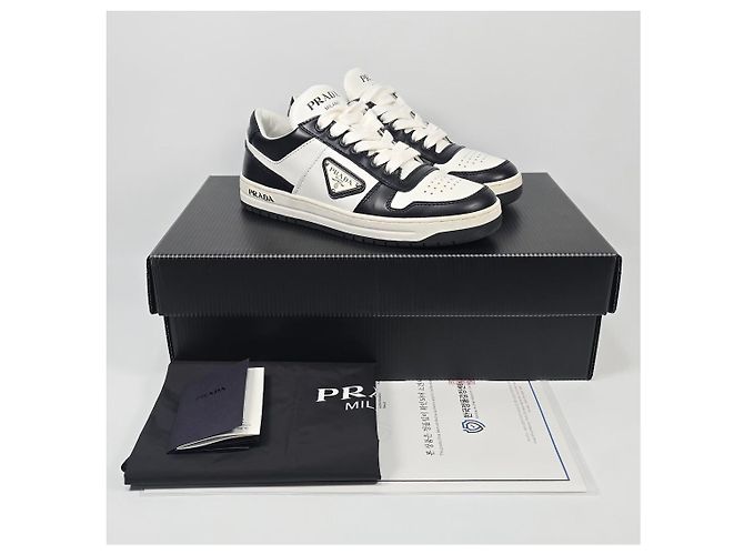 Prada Baskets en cuir perforé Downtown Noir - vue 2