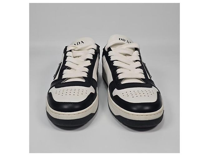Prada Baskets en cuir perforé Downtown Noir - vue 3