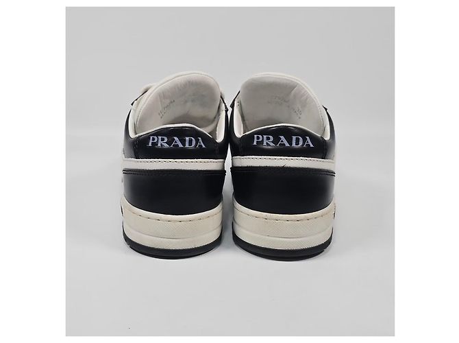 Prada Baskets en cuir perforé Downtown Noir - vue 4