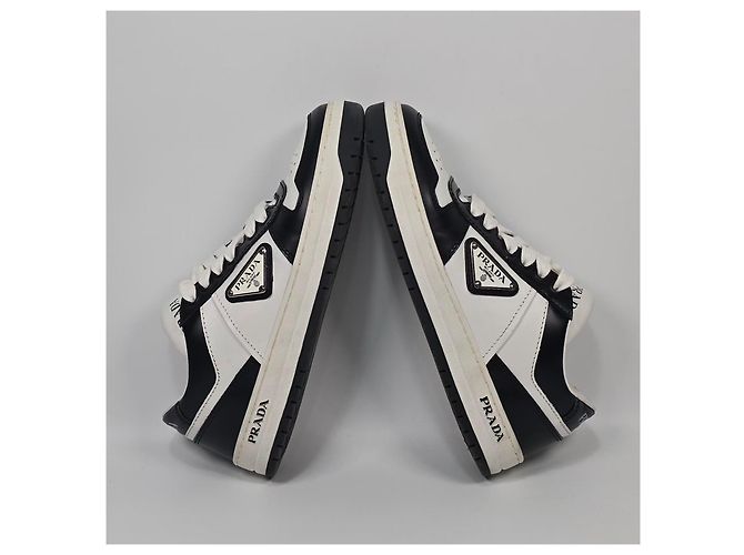 Prada Baskets en cuir perforé Downtown Noir - vue 5