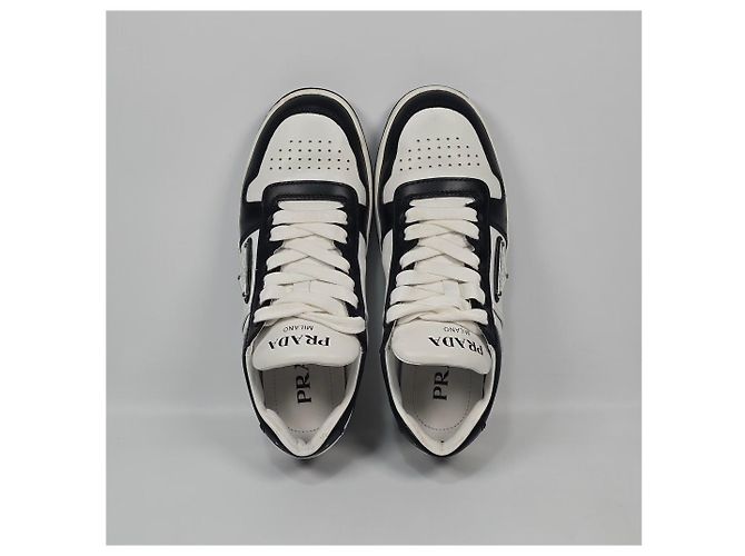 Prada Baskets en cuir perforé Downtown Noir - vue 7