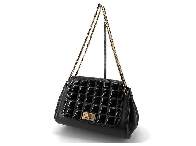 Chanel Borsa a tracolla a fisarmonica in agnello laccato cioccolato Nero - vista 2