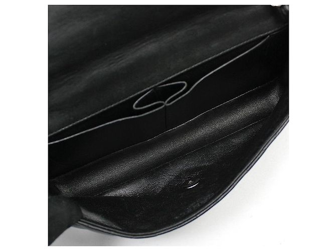 Chanel Borsa a tracolla Baguette Classic in agnello nero con catena argentata - vista 10