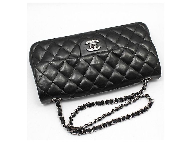 Chanel Borsa a tracolla Baguette Classic in agnello nero con catena argentata - vista 3