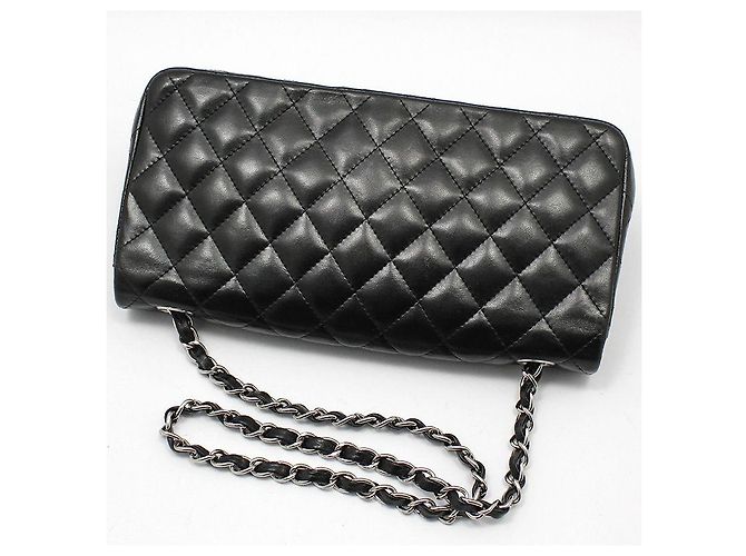 Chanel Borsa a tracolla Baguette Classic in agnello nero con catena argentata - vista 4