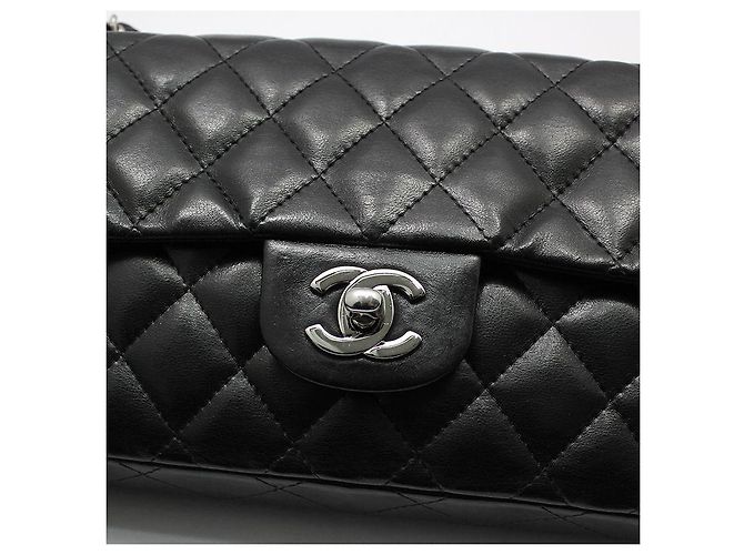 Chanel Borsa a tracolla Baguette Classic in agnello nero con catena argentata - vista 7