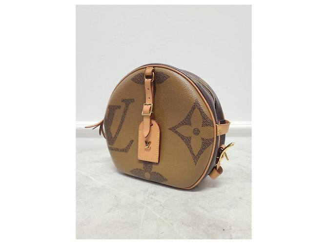 Louis Vuitton Borsa a tracolla Reverse Giant Monogram Boucle Chapo Souffle marrone - vista 3