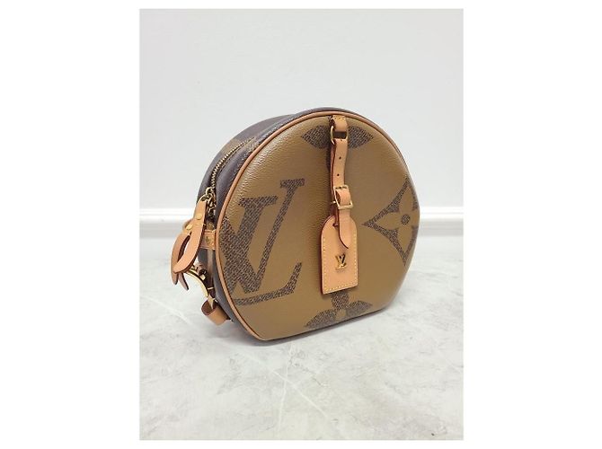 Louis Vuitton Borsa a tracolla Reverse Giant Monogram Boucle Chapo Souffle marrone - vista 4
