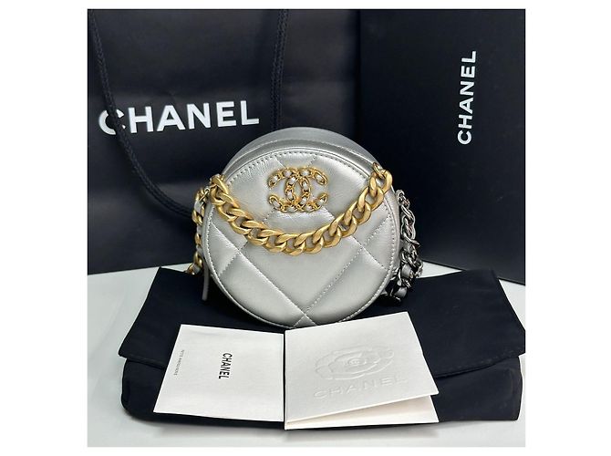 Chanel 19 Chanel Mini Borsa Tamburello Rotonda con Catena Argento - vista 2