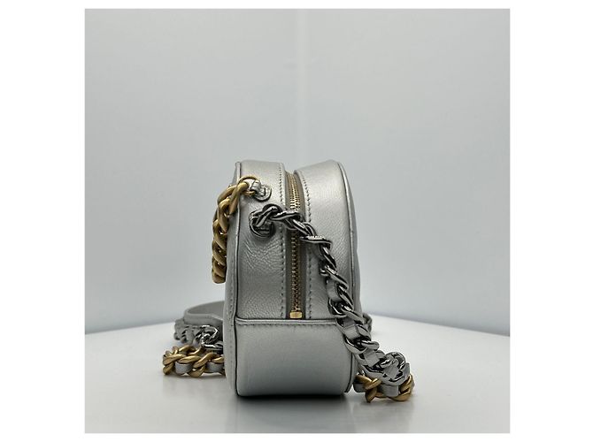 Chanel 19 Chanel Mini Borsa Tamburello Rotonda con Catena Argento - vista 5