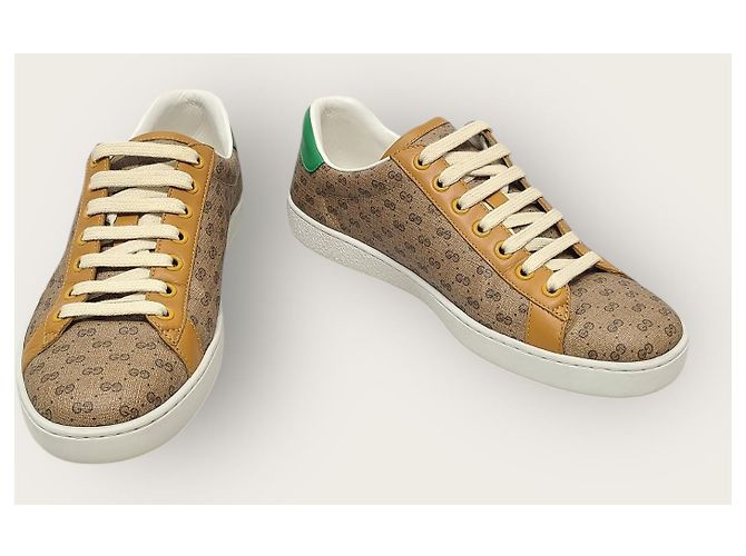 Gucci Sneakers Disney GG Supreme Mickey Mouse Ace Marrone - vista 3