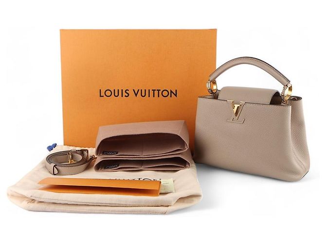 Louis Vuitton Borsa a tracolla mini Taurillon Capucines BB Marrone - vista 8