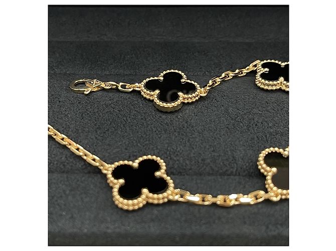 Van Cleef & Arpels Bracciale Motif Vintage Alhambra in Oro Giallo e Onice - vista 4