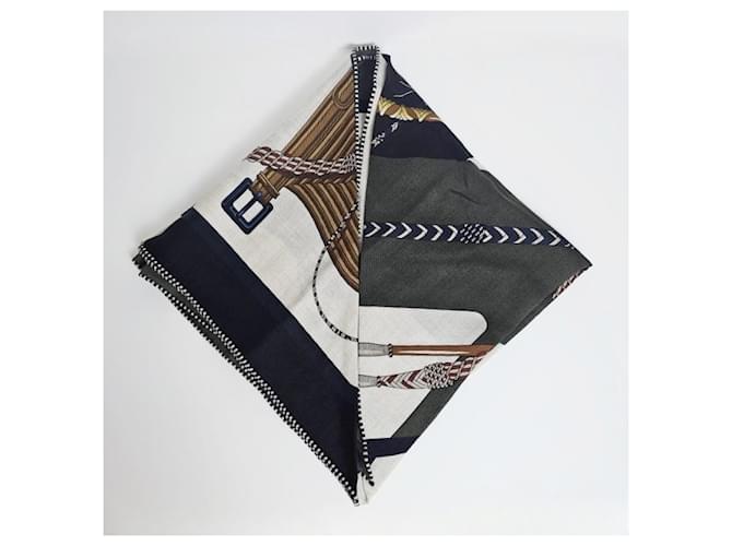 Hermès Sciarpa gigante Clic-Clac Triangle in cashmere e seta Marrone - vista 6