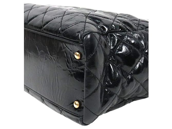 Chanel Borsa tote in pelle di vitello stropicciata nera Nero - vista 5