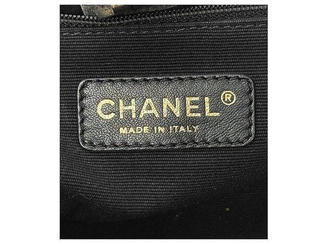 Chanel Borsa tote in pelle di vitello stropicciata nera Nero - vista 7