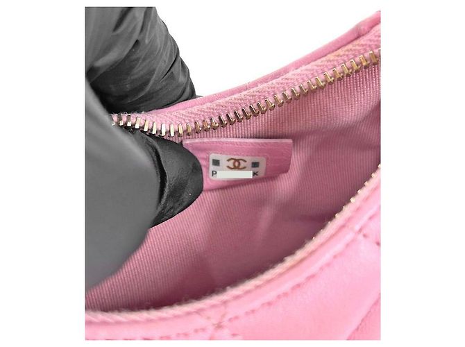 Chanel Mini bolsa transversal meia-lua em couro rosa - vista 9