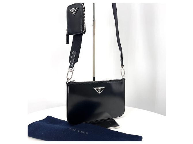 Prada Borsa a tracolla con logo triangolare spazzolato nero - vista 2