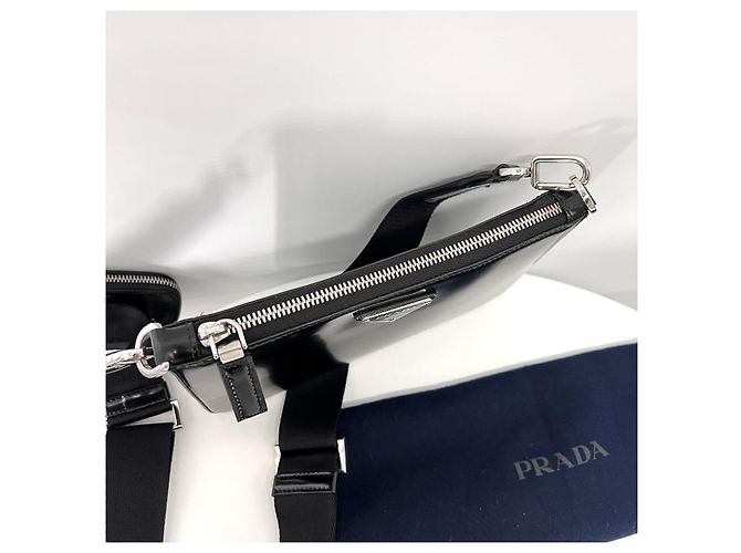 Prada Borsa a tracolla con logo triangolare spazzolato nero - vista 6
