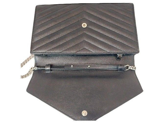 Saint Laurent Borsa a tracolla YSL Cassandra Medium Black Monogram Matelassé con catena argentata Nero - vista 2
