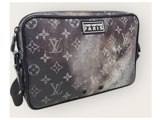 Louis Vuitton Bolso bandolera Galaxy Monogram Negro - vista 4