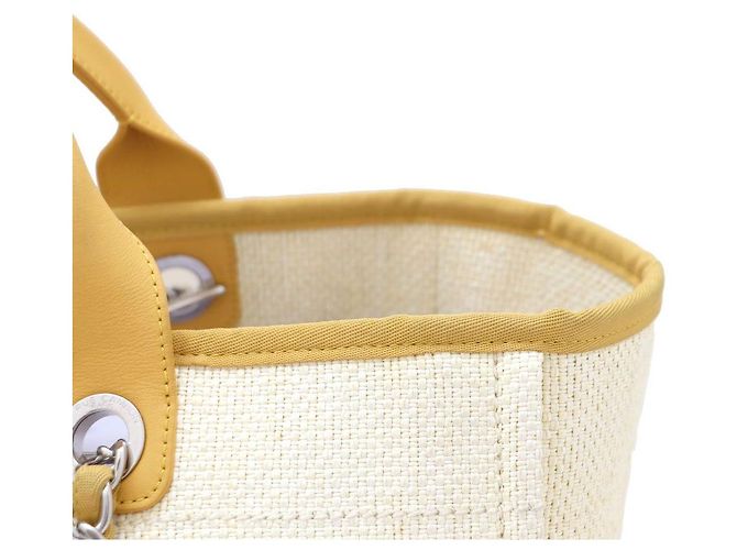 Chanel Bolso Tote Deauville Large y Bolso de Hombro Amarillo - vista 6