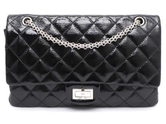 Chanel Vintage Schultertasche mit großer silberner Kette aus schwarzem Lackleder - Ansicht 10