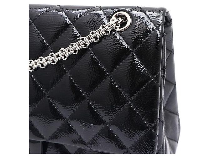 Chanel Vintage Schultertasche mit großer silberner Kette aus schwarzem Lackleder - Ansicht 4